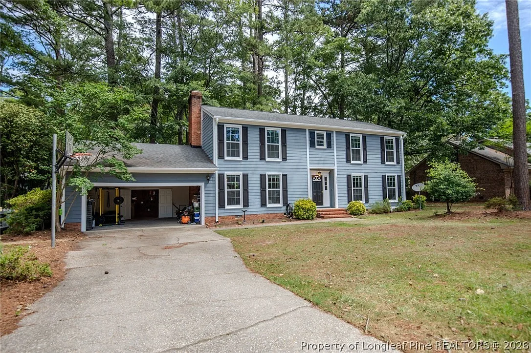 4 bed, 2.5 bath, 2320 sqft, $2,600 — Photo 1