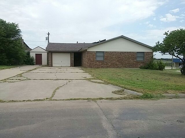 1st image of 4001 NW Lindy Ave