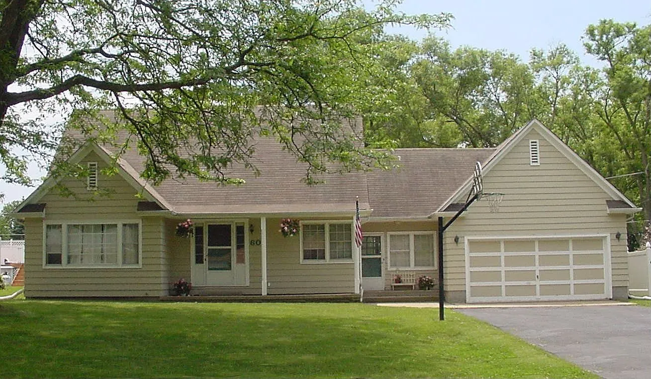 602 Orchard Ln photo 1