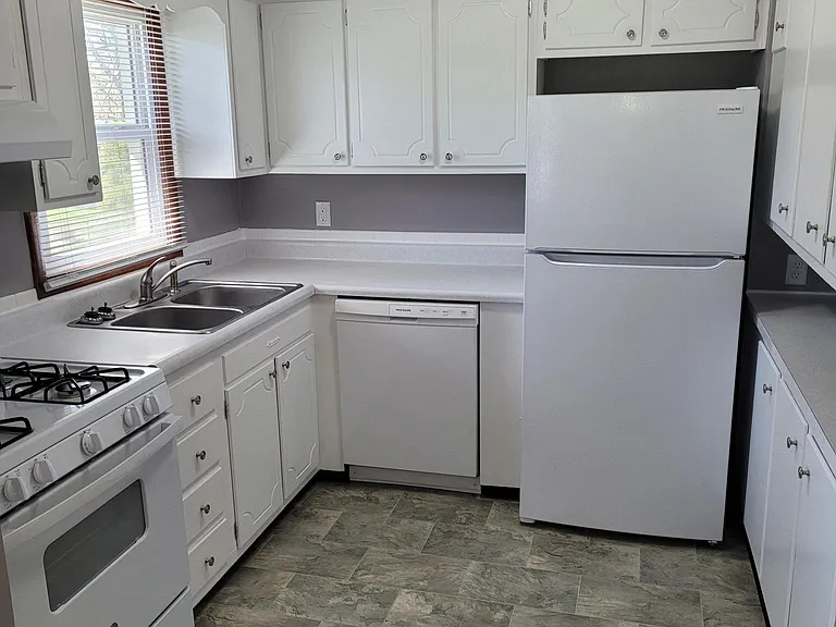 4712 Western Ave — Photo 5