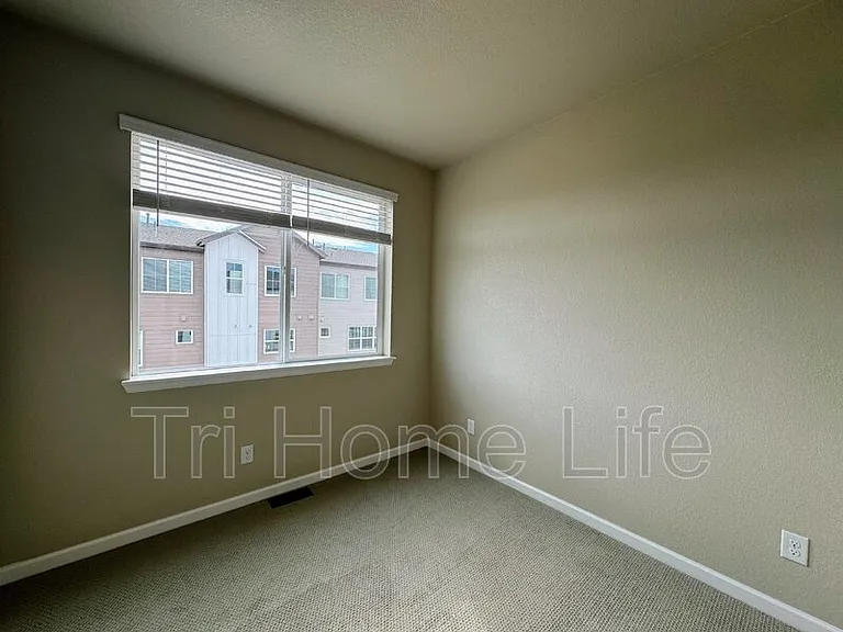 7022 Doncaster Ct — Photo 29
