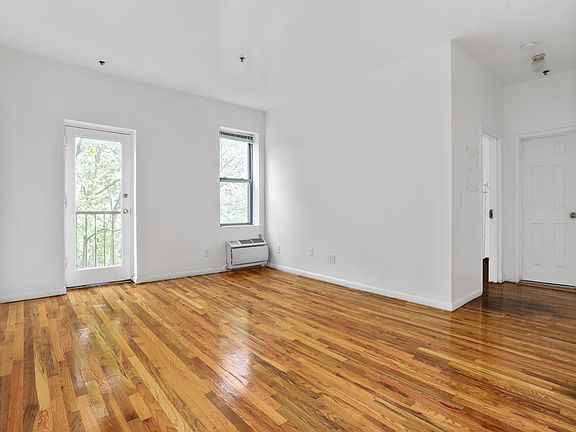 5th image of 11 Cuneo Pl APT 4A