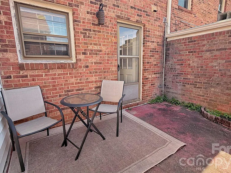6314 Old Pineville Rd #B — Photo 12