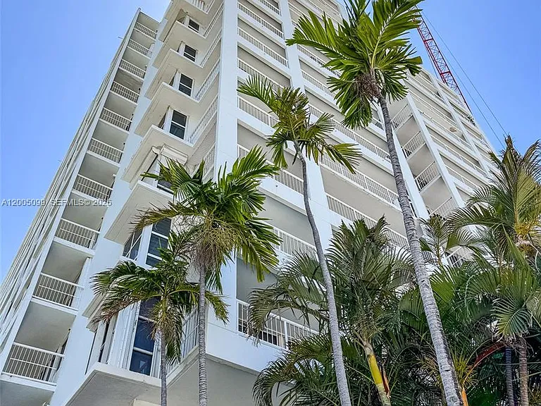 9341 Collins Ave #907 — Photo 2