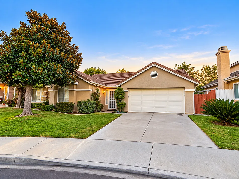 5824 Thornhill Dr