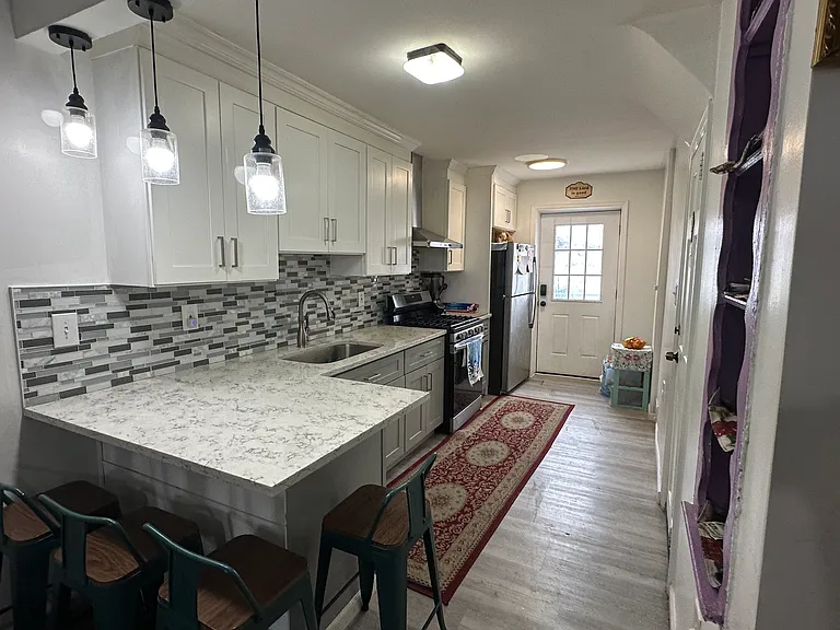 49 Parkside Ln — Photo 4