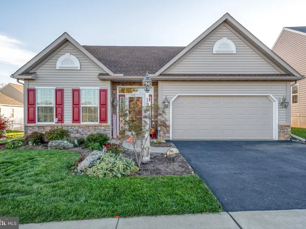 139 Goldenfield Dr, Lancaster, PA 17603