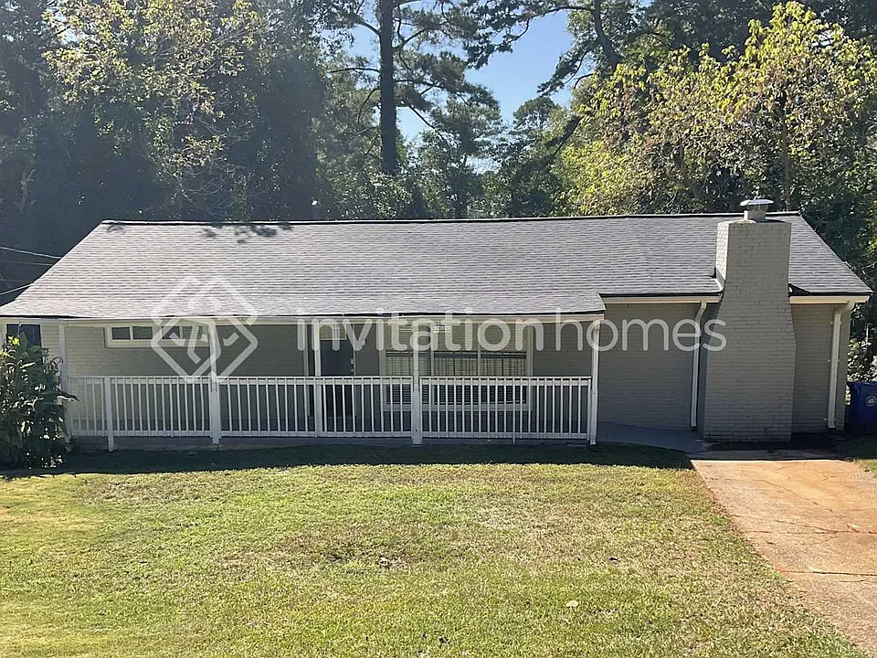 3473 Pinehill Dr
