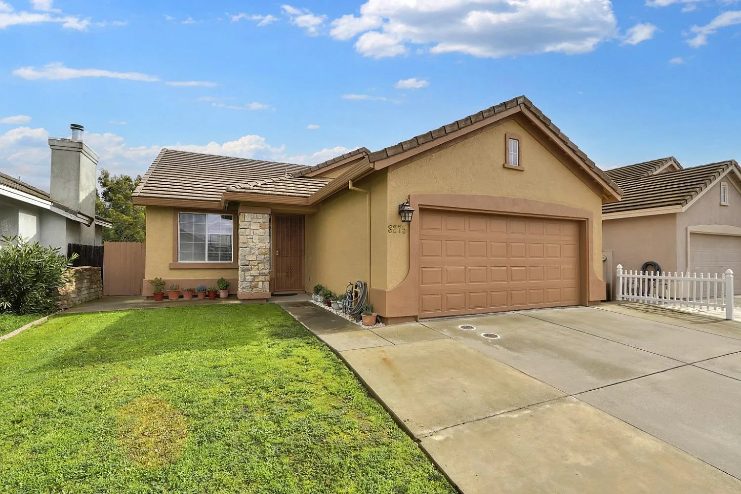 8275 Fanning Way photo 1