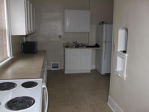 4th image of 4905 Capitol Ave