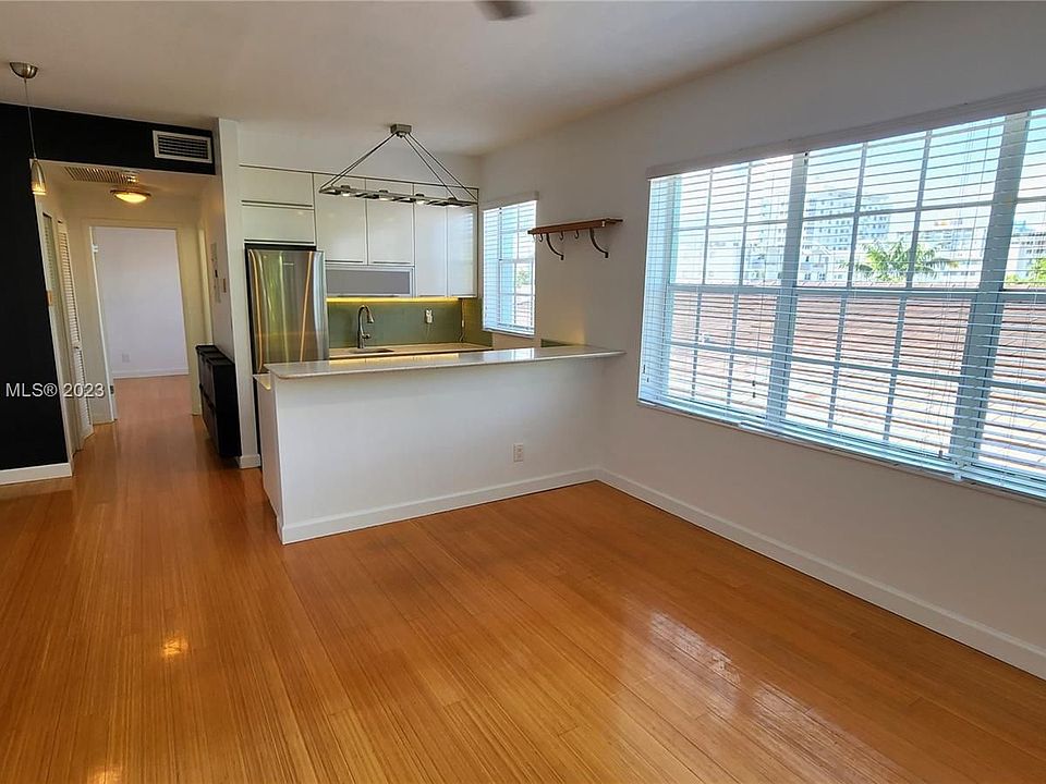 1st image of 1523 West Ave APT 301