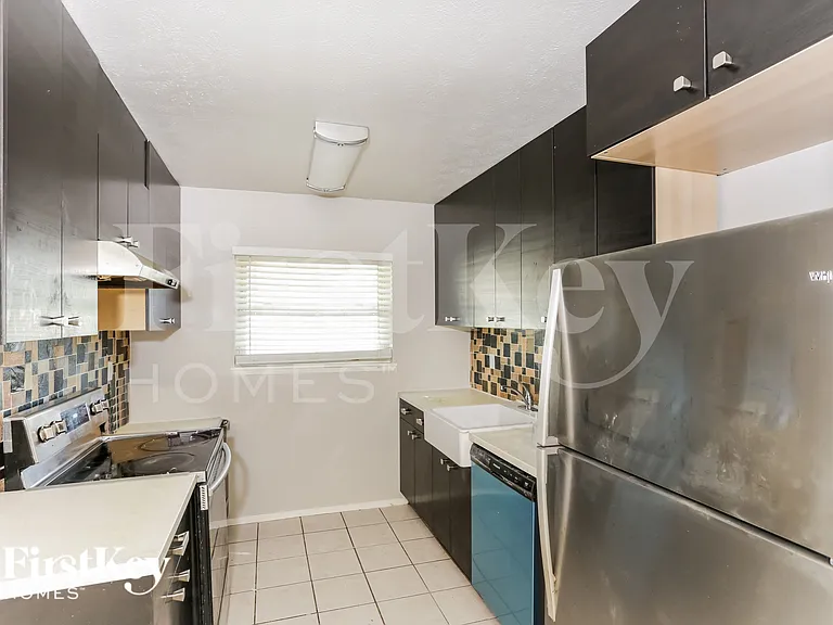 1206 California Trl — Photo 6