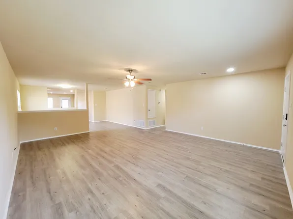 10032 Daly Dr, Hurst, TX 76053