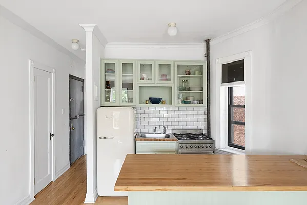 Rented by Douglas Elliman | media 15