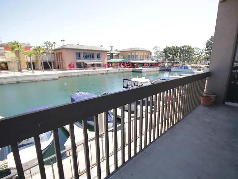 9137 Marina Pacifica Dr N — Photo 4