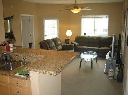 Kitchen/Den
