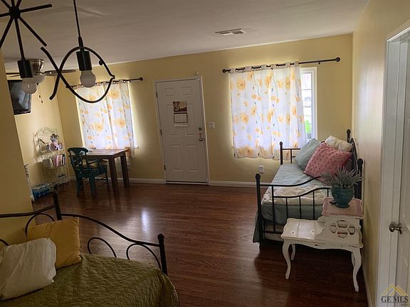 2nd image of 3013 E Linden Ave