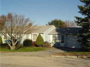 72 Tanglewood Dr, West Warwick, RI 02893