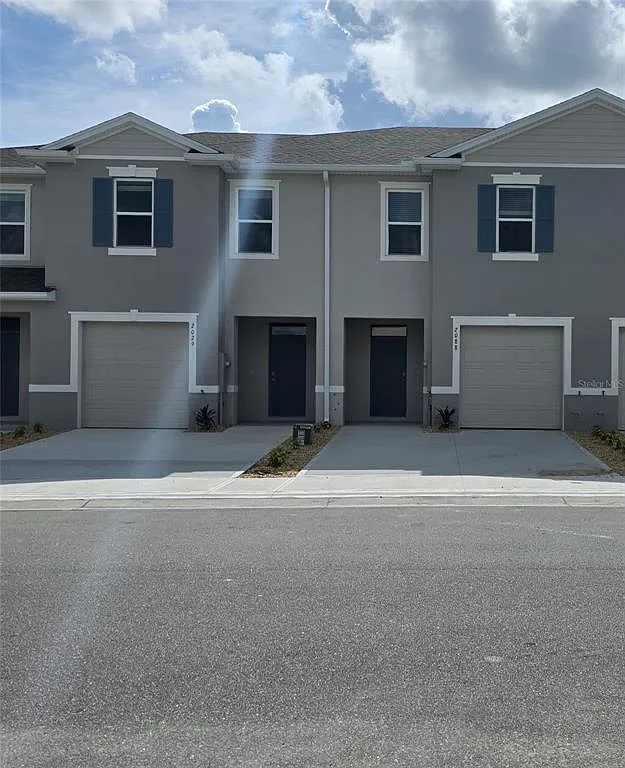 Building Photo - 2088 Monteverde Ave