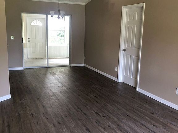 4th image of 348 Cocoa Ct