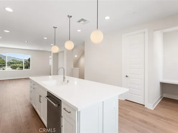 101 Sorrel Ct, Burbank, CA 91506