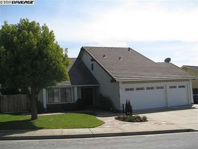 6157 Skyfarm Dr photo 1