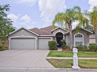 18940 Maisons Dr, Lutz, FL 33558