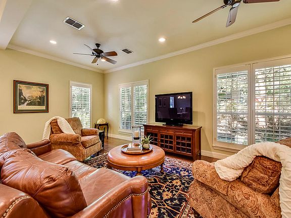 3rd image of 304 Westhaven Dr