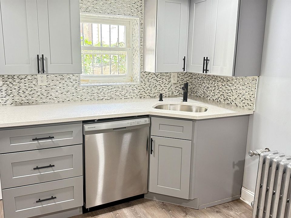 1st image of 7 Beacon Ave #1