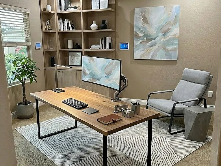 study/bonus room off entry
(could be living room, formal dining...)