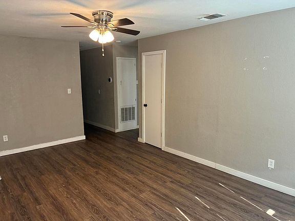 3rd image of 2104 22nd St