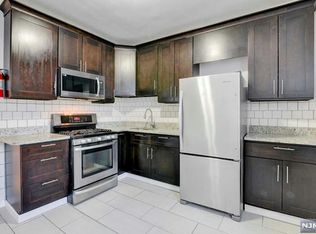 129 W 15th St FLOOR 2, Bayonne, NJ 07002