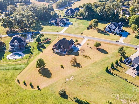 5th image of 4933 Campobello Dr