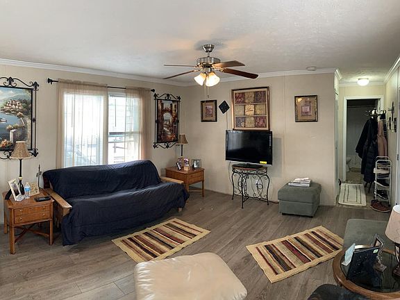 4th image of 529 Helen Dr