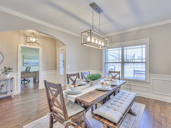 5th image of 1011 Licinius Ln