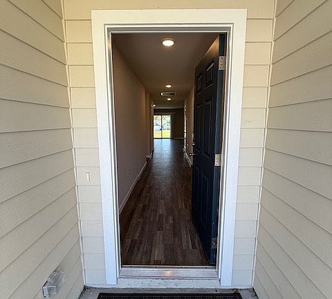 5th image of 354 SW Jewel Lake Dr