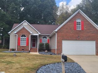 102 Colombard Ct, Mauldin, SC 29662