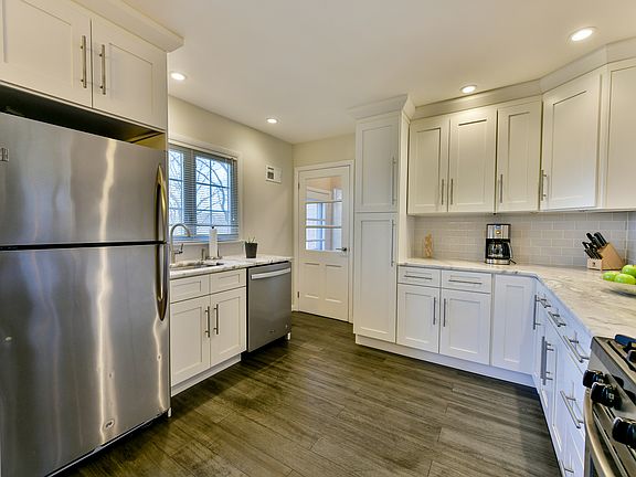 Fully Renovated Kitchen
