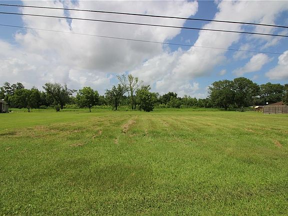 5th image of Bergeron Dr