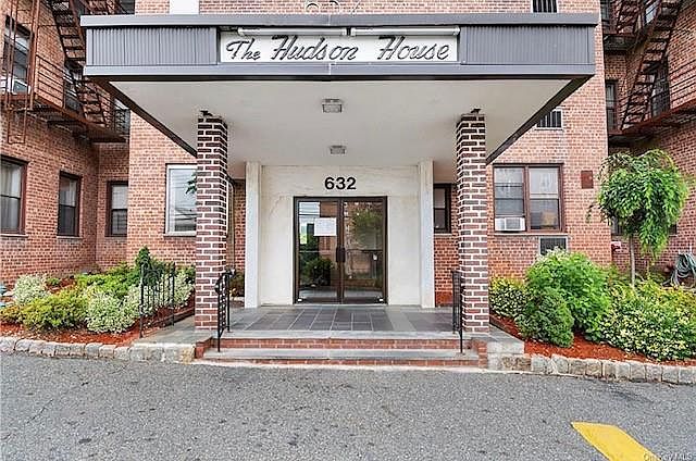 1st image of 632 Warburton Avenue #4L