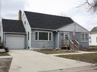 708 2nd St NE, Hampton, IA 50441