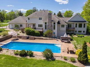 5609 Skyline Dr, Quincy, IL 62305