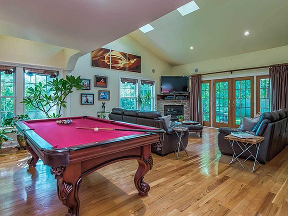4th image of 15 Canterbury Ln