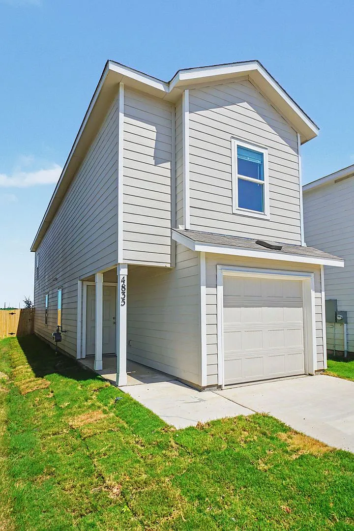 Gorgeous Open-Concept Home Near Randolph AFB - Realtor Commission: $500 — Photo 3