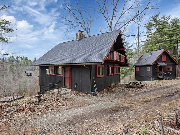 3rd image of 9050 Dalzell Rd