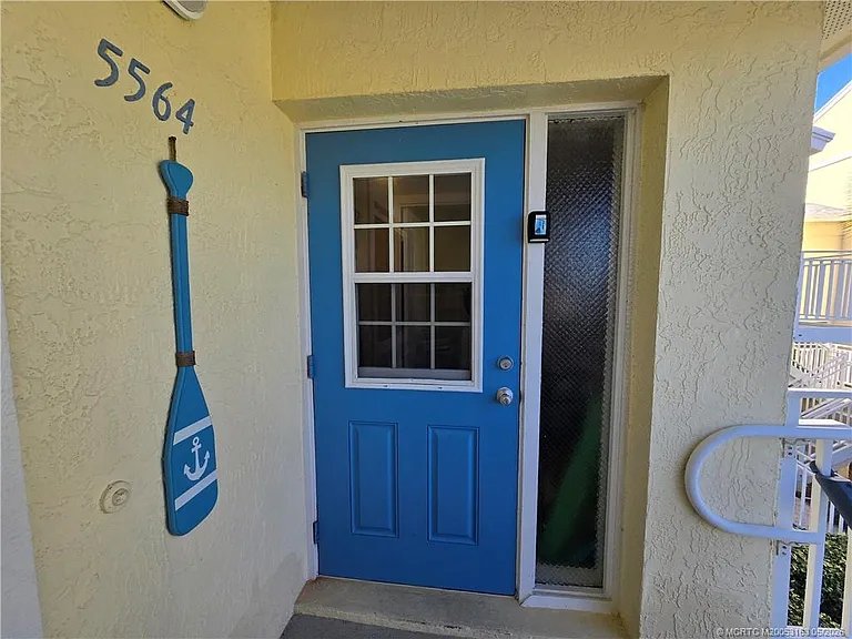 5564 NE Gulfstream Way — Photo 8