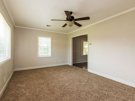 4th image of 2029 E Woodrow Ct N
