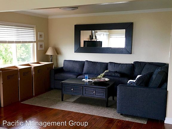 5th image of 721 Wisconsin St APT 1