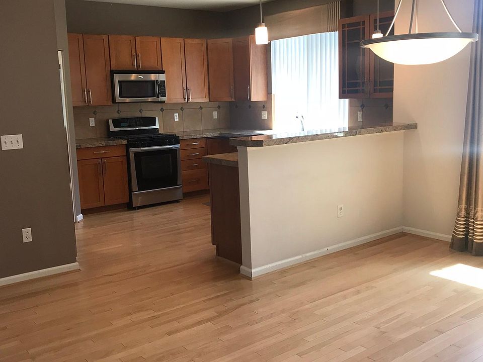 1st image of 4040 S 212th Ct