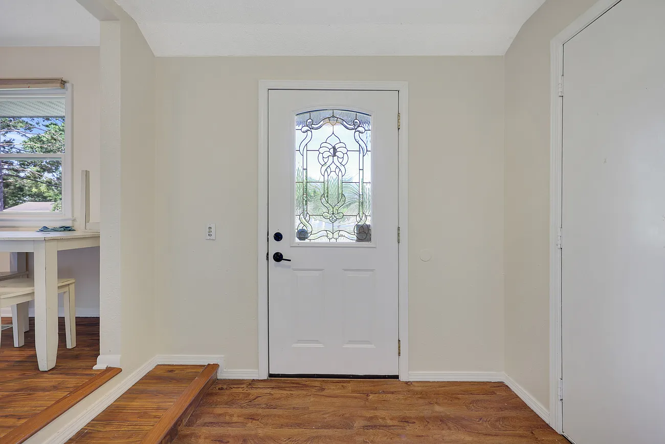 2 bed, 748 sqft, $2,200 — Photo 1